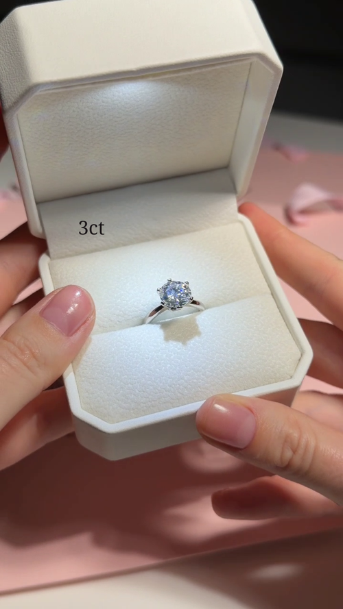 Classique Moissaniet Ring