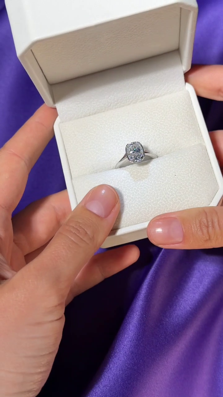 Rechthoekige Moissaniet Ring 3CT