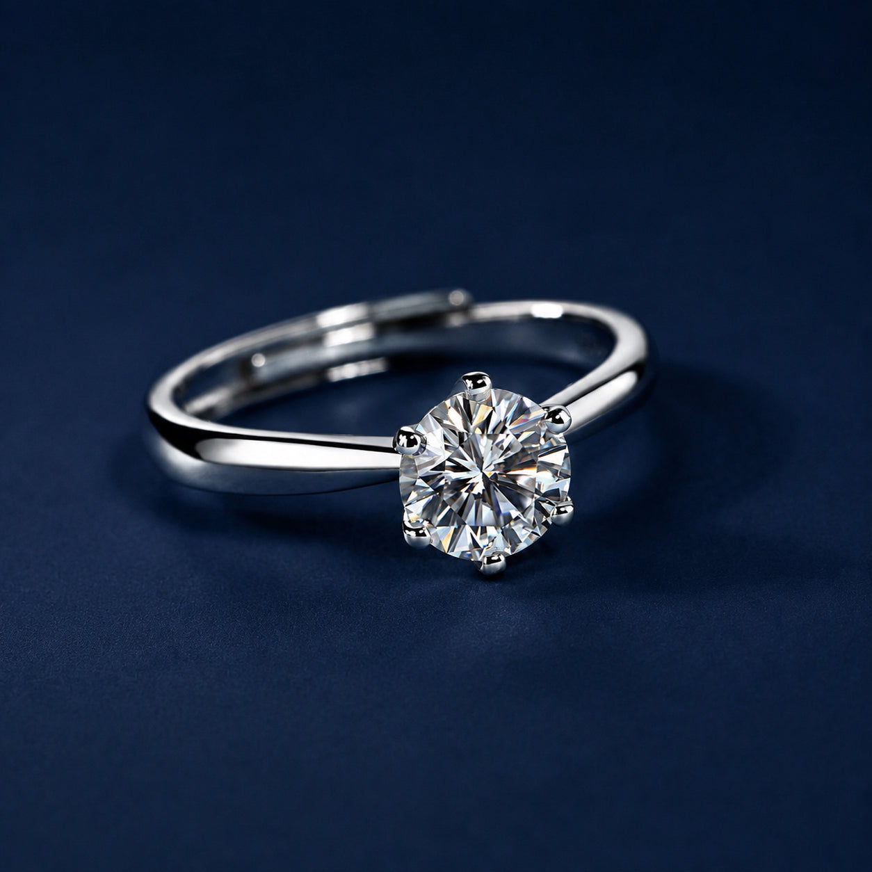 Éclat Solitaire Moissaniet Ring