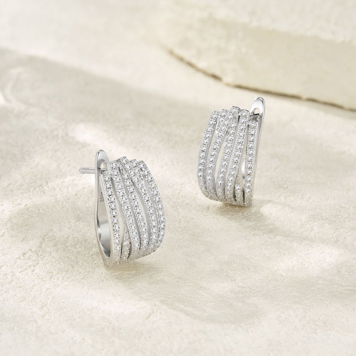 VANLARA Aurea moissanite U hoop earrings lifestyle image