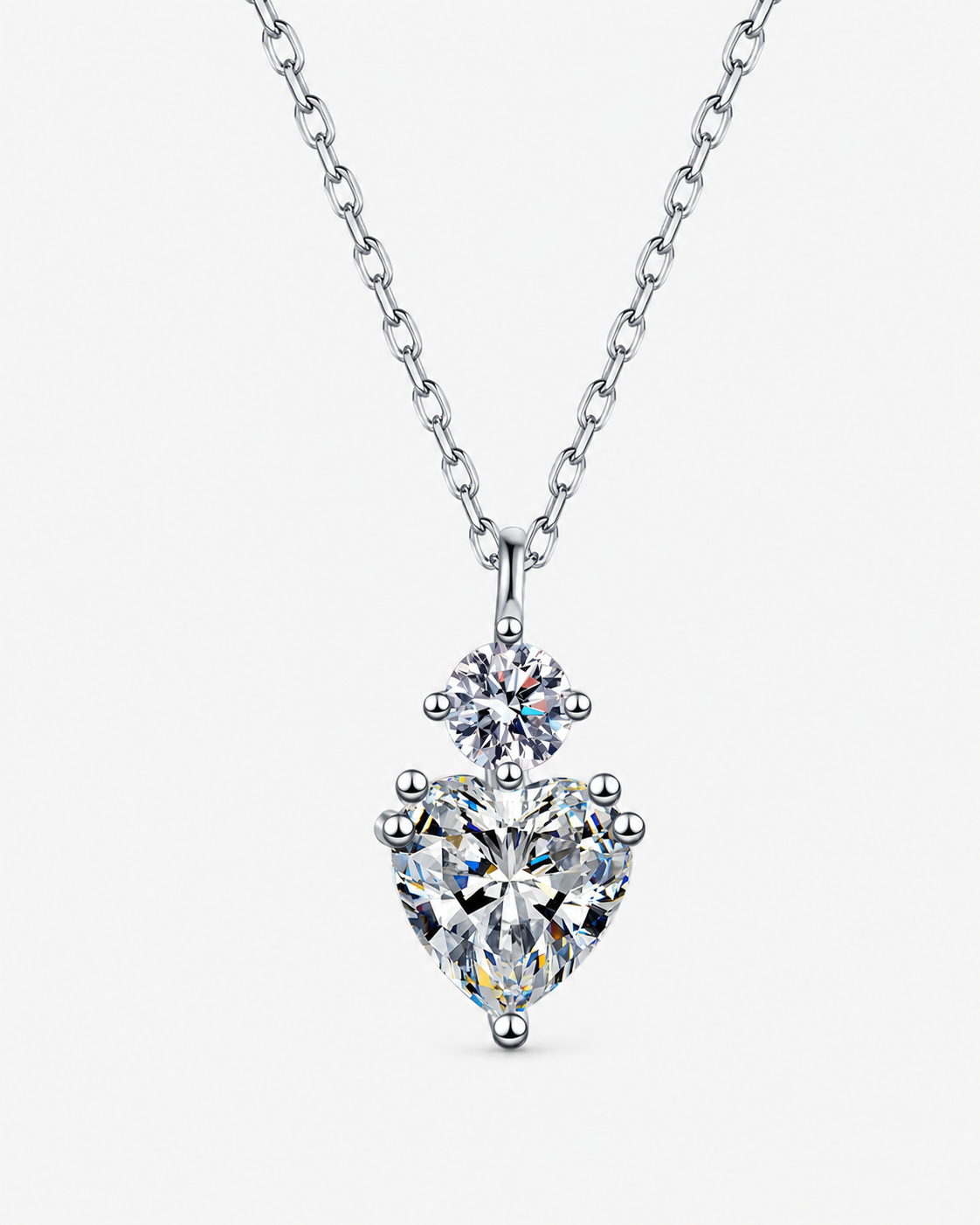 VANLARA Élan heart and round moissanite pendant necklace