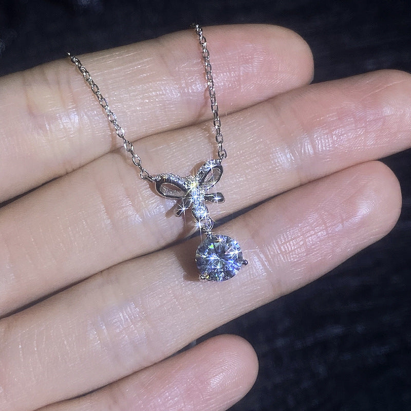 VANLARA Papillon butterfly necklace detail